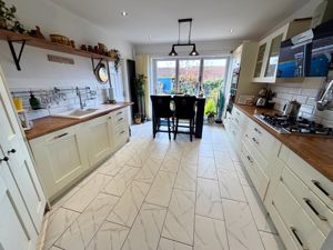 Kitchen- click for photo gallery